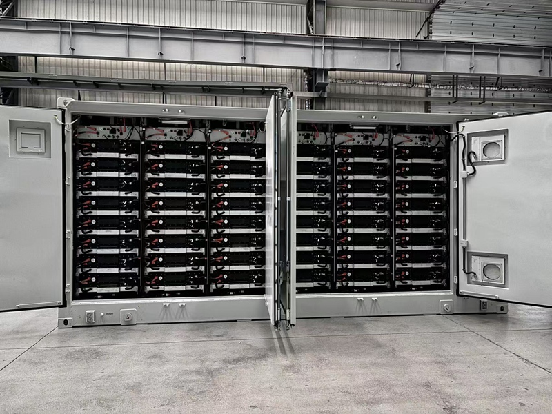Sistema de armazenamento de energia em contentores